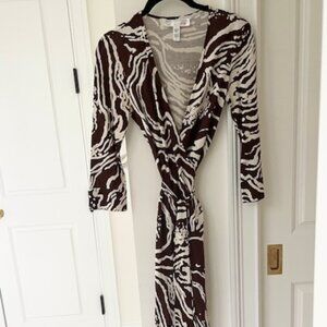 DVF Julian Silk Wrap Dress in Brown and Cream Abstract Print - Size 4